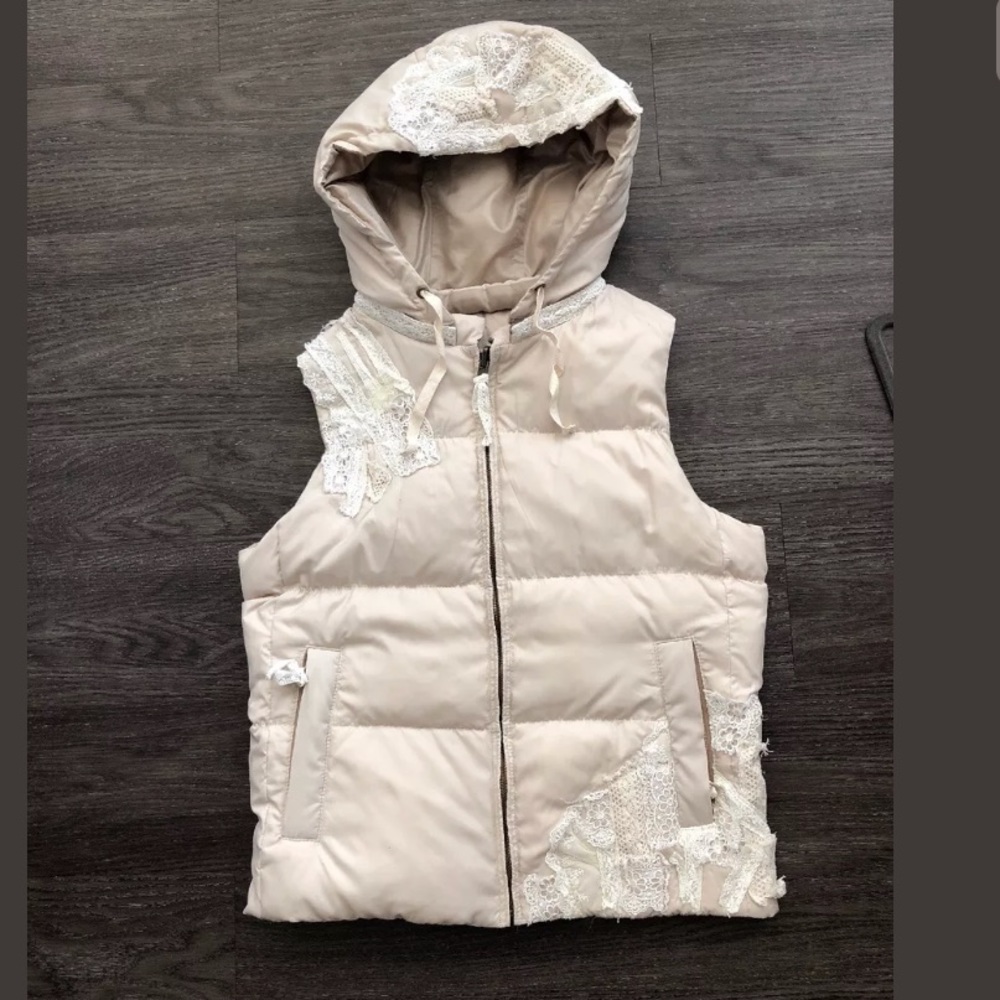Beige down Puffer Vest Lace Accent Womans Size 38
